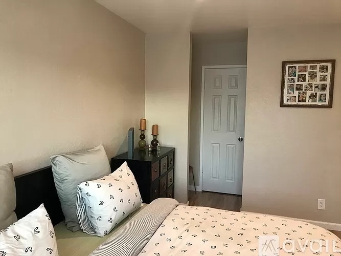 Building Photo - 827 Villa Ave