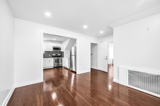 Building Photo - 284 MacArthur Ave