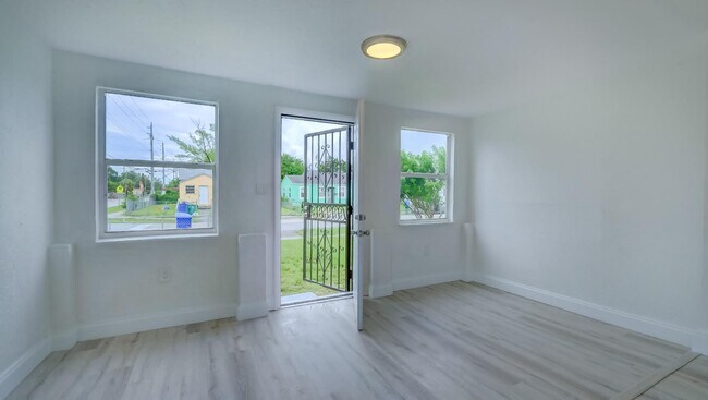 Building Photo - 790 NW 64th St