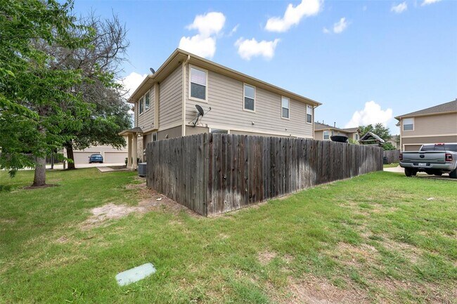 Building Photo - 14412 Lewis Carroll Ln
