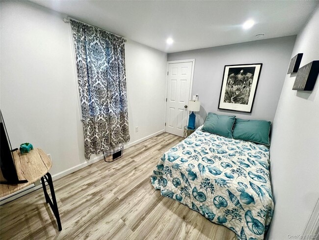 Building Photo - 126 W Main St