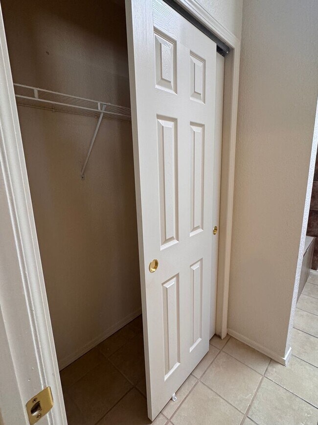 Building Photo - Nice Home is Las Colinas!