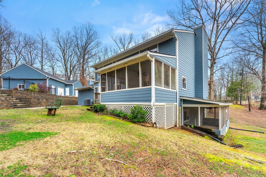 Building Photo - 249 Tony Trl SE