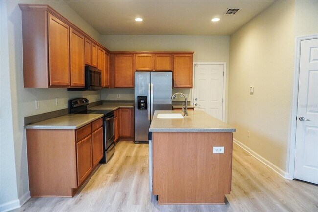 Building Photo - 4761 SW 41st St