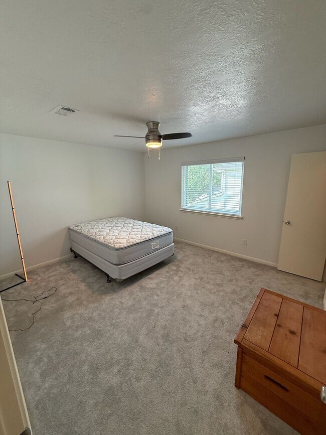Building Photo - 2722 Springstone Dr