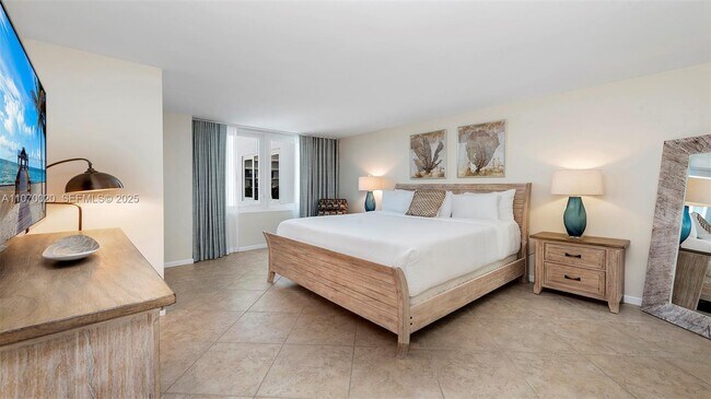 Building Photo - 2301 Collins Ave