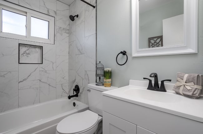 Building Photo - 1409 Orchid Ct