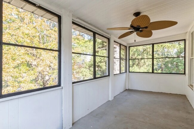 Building Photo - 6867 N Ottawa Ave