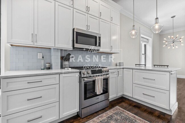 Building Photo - 366 W Broadway