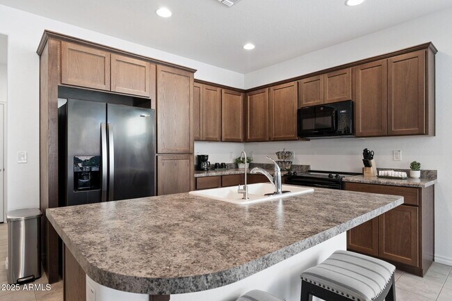 Building Photo - 678 E Cobble Stone Dr