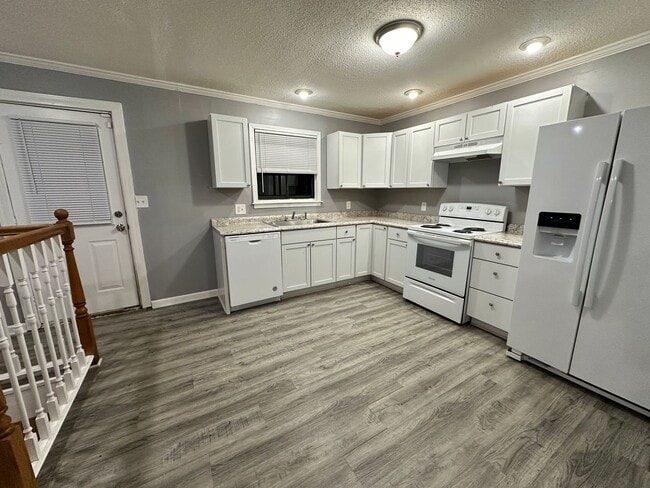 Building Photo - 1311 W 27th St S