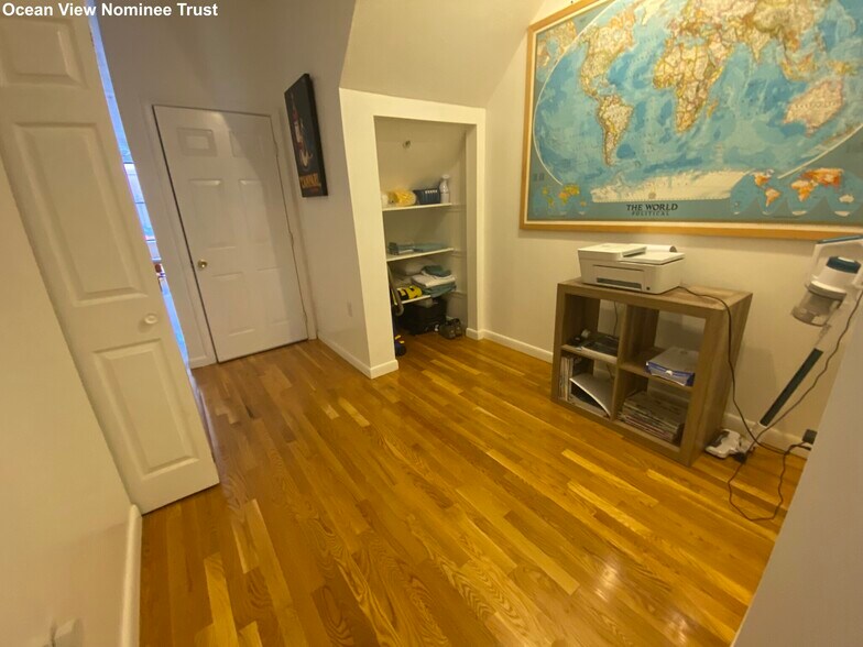 Building Photo - 236 Hanover St