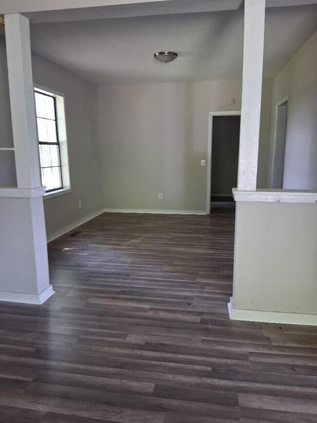 Building Photo - 1116 Potter Ave