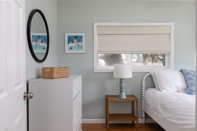 Building Photo - 217 Carol Pl