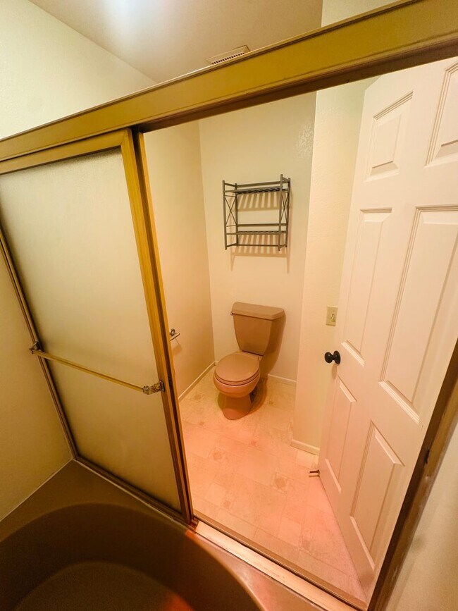 Building Photo - 1314 W Apricot Ave