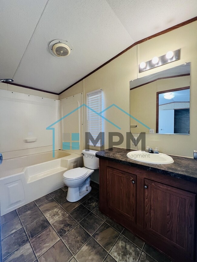 Building Photo - 303 Bryan St