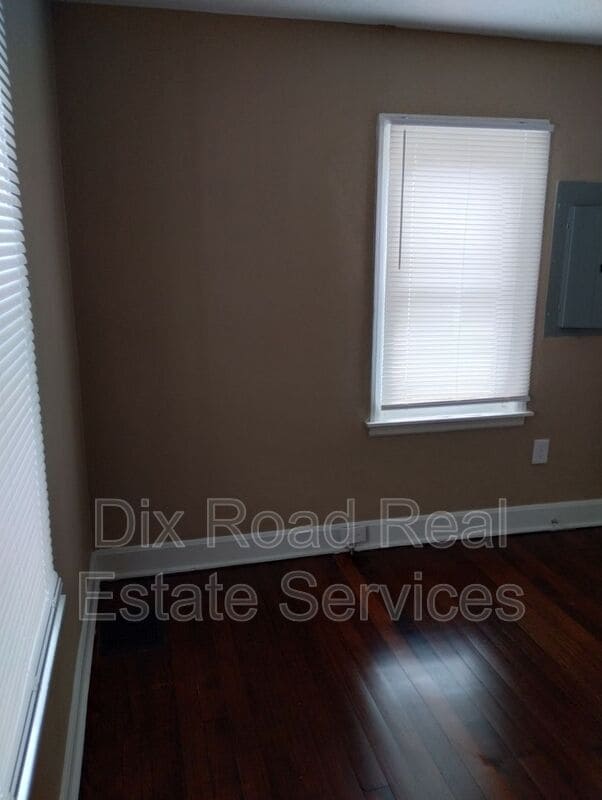 Building Photo - 1724 Parkamo Ave