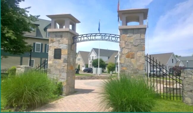 Building Photo - 4 Knoll Ave