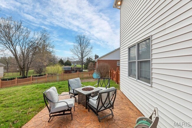 Building Photo - 2725 Timberline Dr