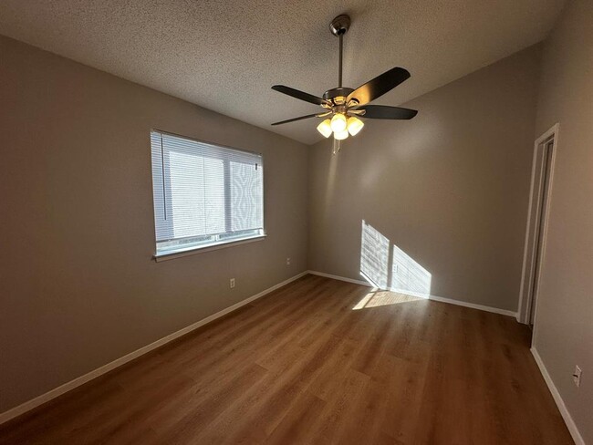 Building Photo - 2606 Howellwood Wy