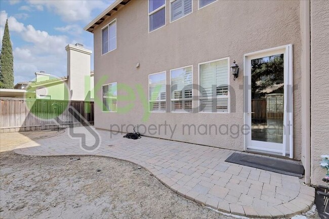 Building Photo - 6820 Cherry Ridge Cir