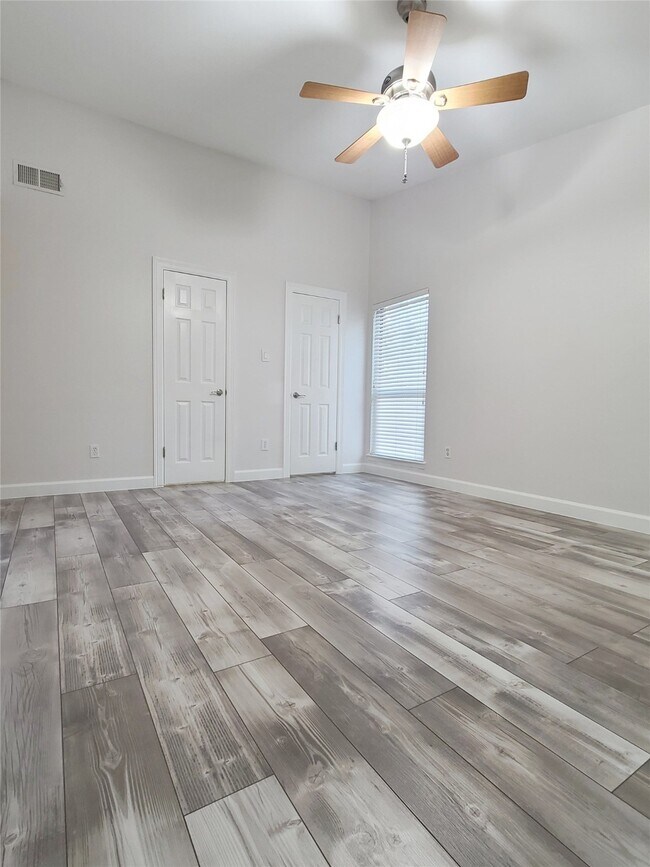 Building Photo - 2425 Augusta Dr