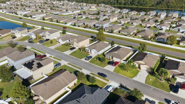 Building Photo - 3356 Canyon Falls Dr