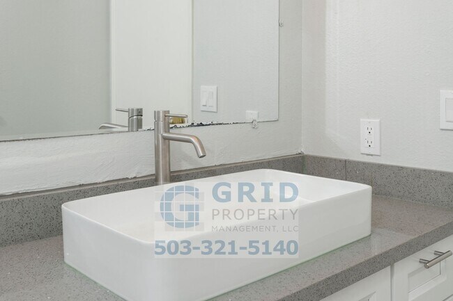 Building Photo - Gorgeous 2BR Home In the Heart of Tualatin!