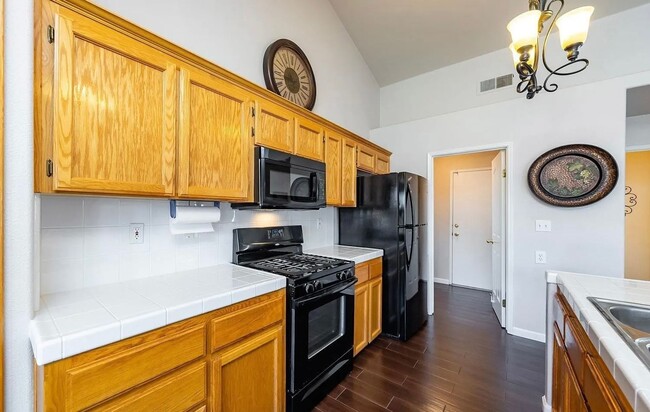 Building Photo - 3 BR 2.5 BA available soon