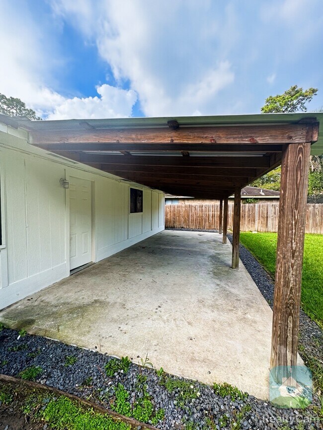 Building Photo - 5007 Monteith Dr