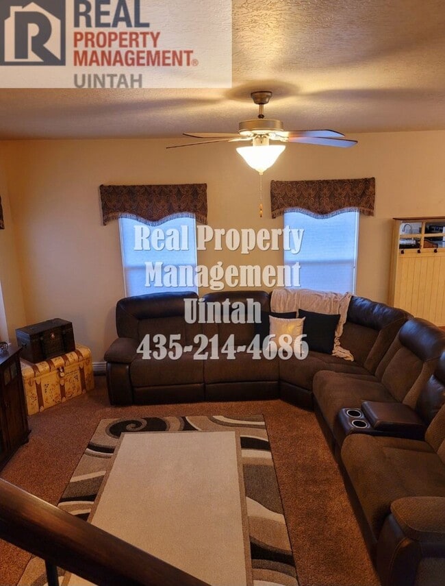 Building Photo - Beautiful 3 bed 2.5 bath Split Mountain Condo.