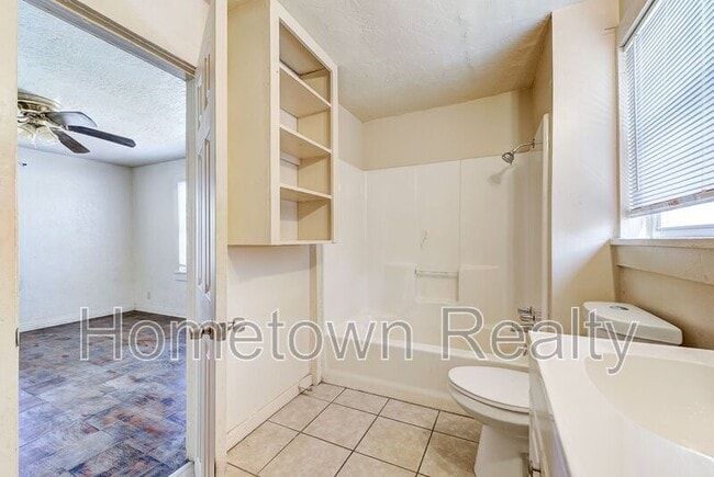 Building Photo - 1524 SW Binkley St