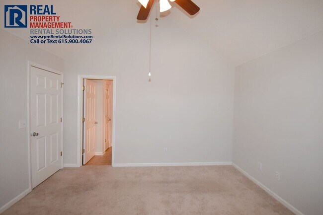 Building Photo - 3BR/2BA south Mboro 2-car garage, fenced backyard with brand new patio!