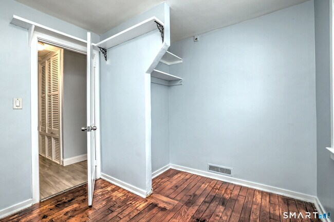 Building Photo - 106 Higbie Dr