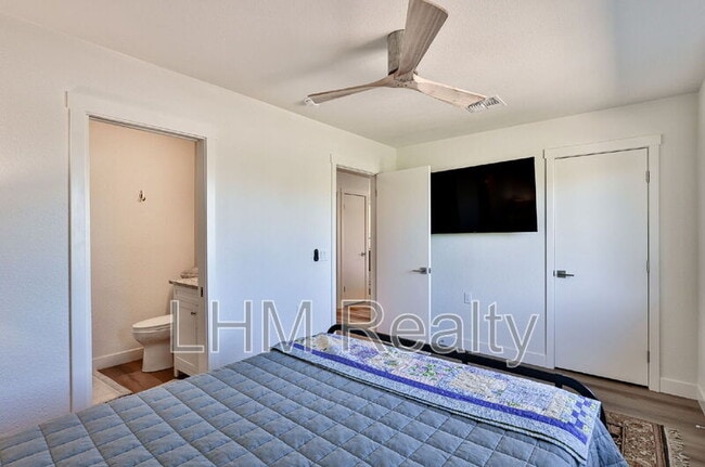 Building Photo - 1045 Leisure World