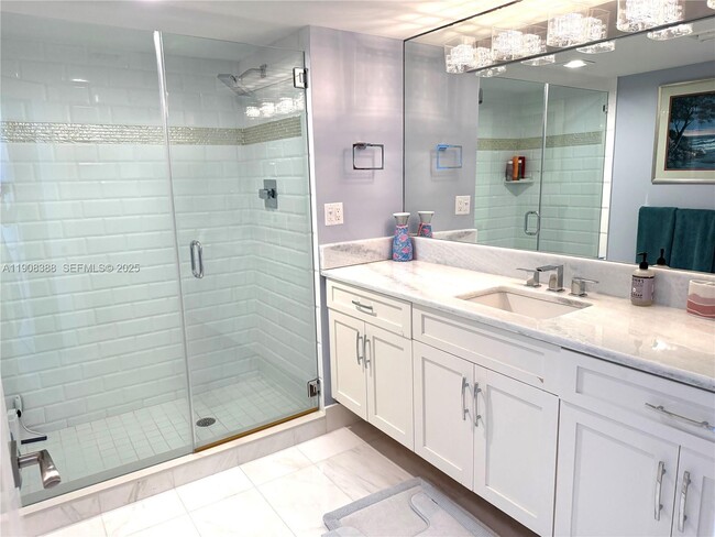 Building Photo - 5200 N Ocean Dr