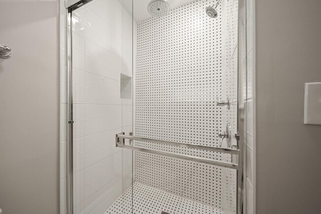 Building Photo - 503 S 3rd St