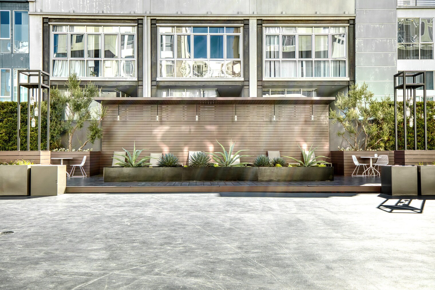 Building Photo - 4133 Redwood Ave