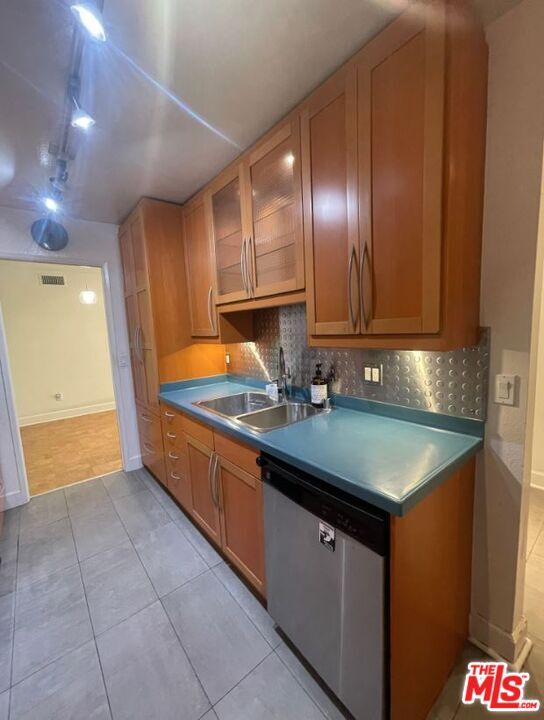 Building Photo - 1940 Highland Ave