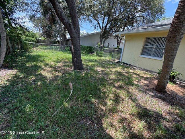 Building Photo - 1723 Bruman Terrace