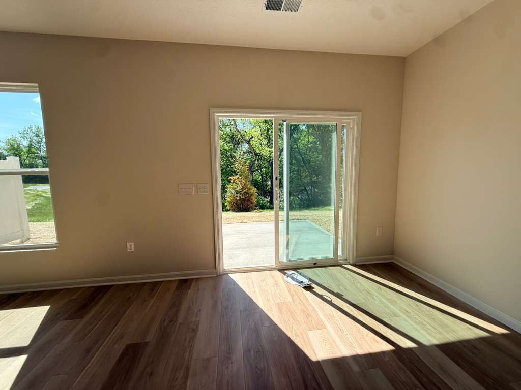 Building Photo - 7231 Grandway Dr