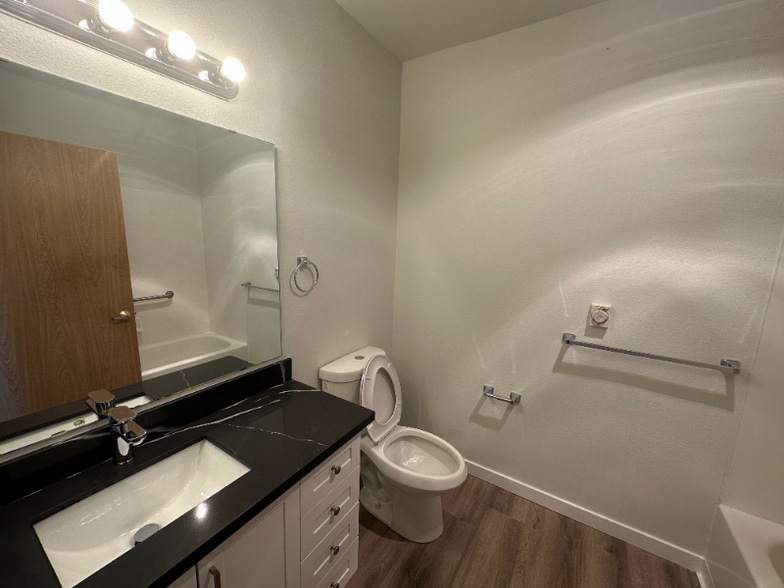 Building Photo - 334 Wells Ave S