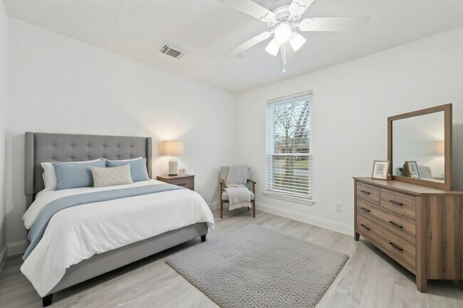 Building Photo - 11610 Grapewood Dr