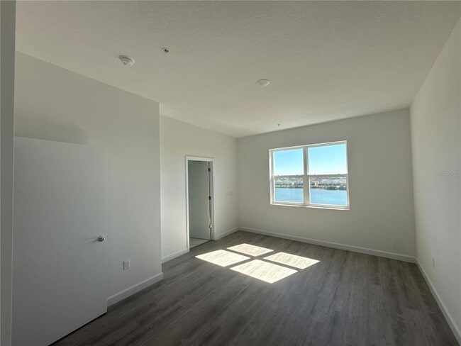 Building Photo - 420 Famagusta Dr