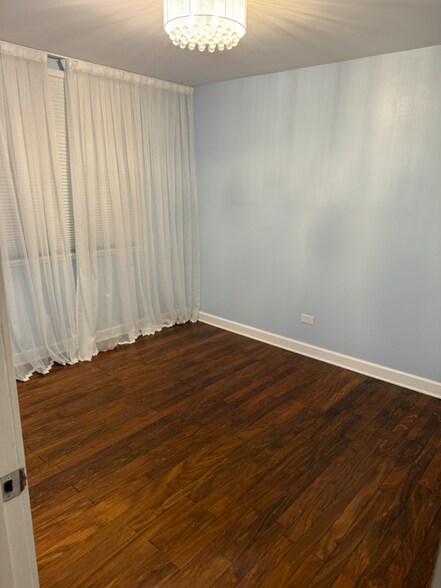 Building Photo - 5707 W Giddings St