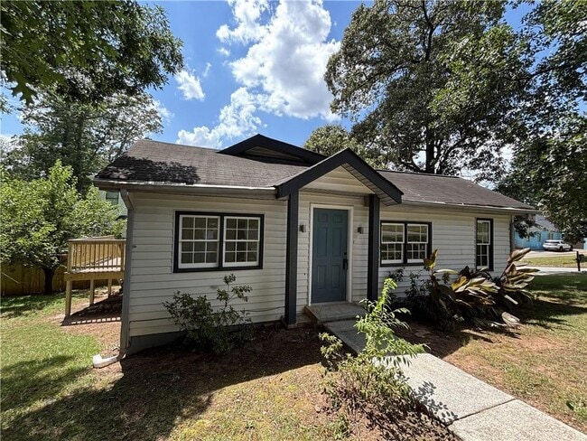 Building Photo - 2469 Glynn Dr SE