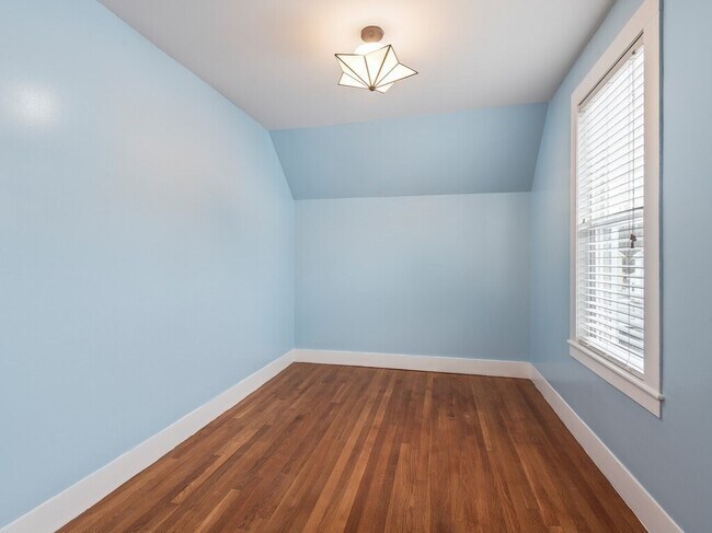 Building Photo - 16 Hampden Ave