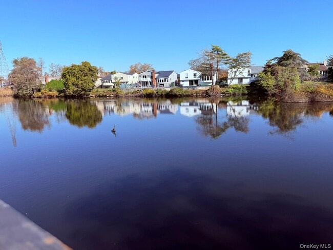 Building Photo - 640 Derby Ave