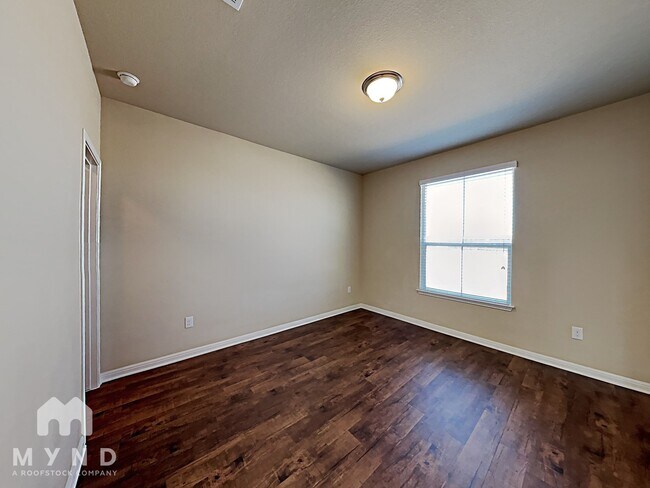 Building Photo - 429 Epiphany Ln