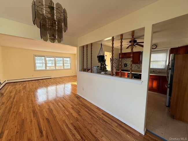 Building Photo - 1585 E 53rd St